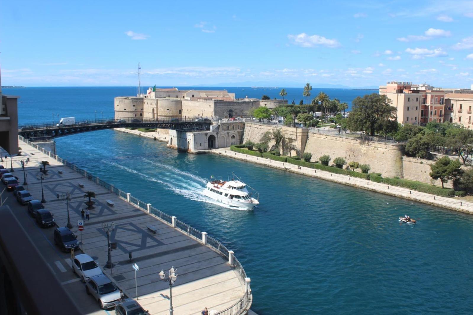 Hotel Europa Taranto Exteriör bild